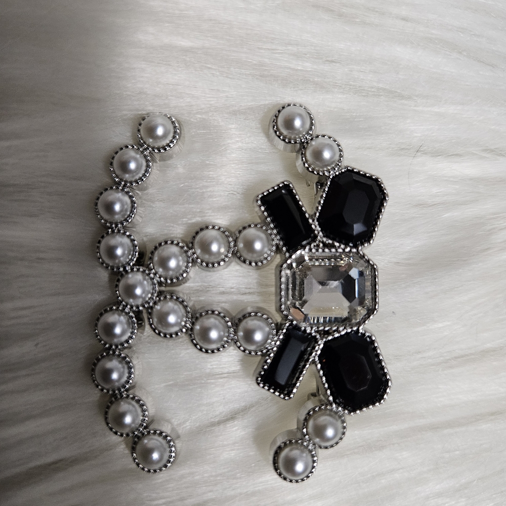 Pearl & Crystal C Brooch - Black, White, Silver - Picture 2 of 3